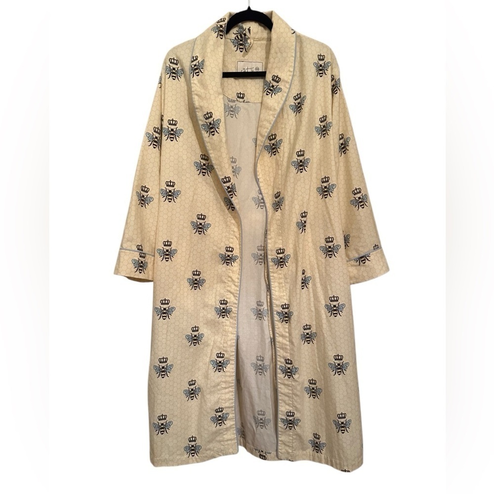 The Cat’s Pajamas Bee Robe
